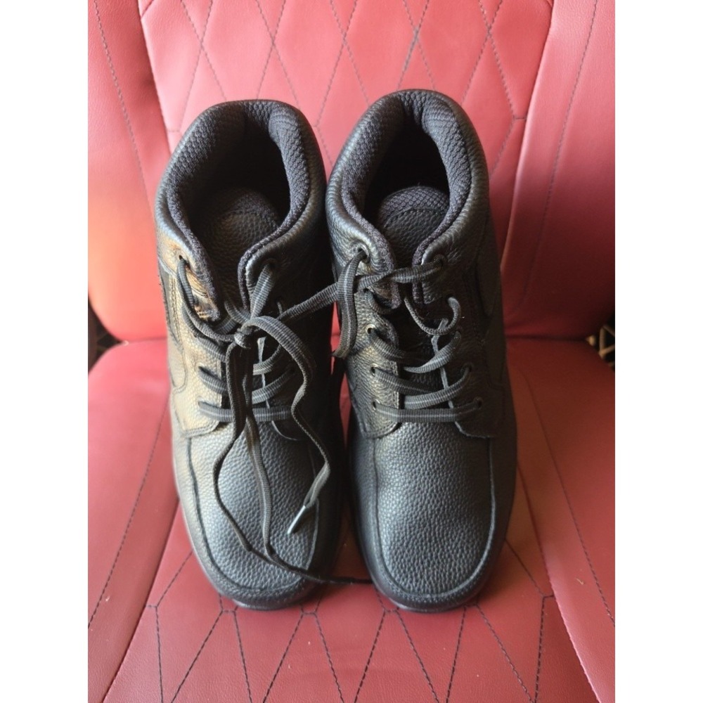 Orthofeet Moravi Waterproof  Size 7.5 Men's